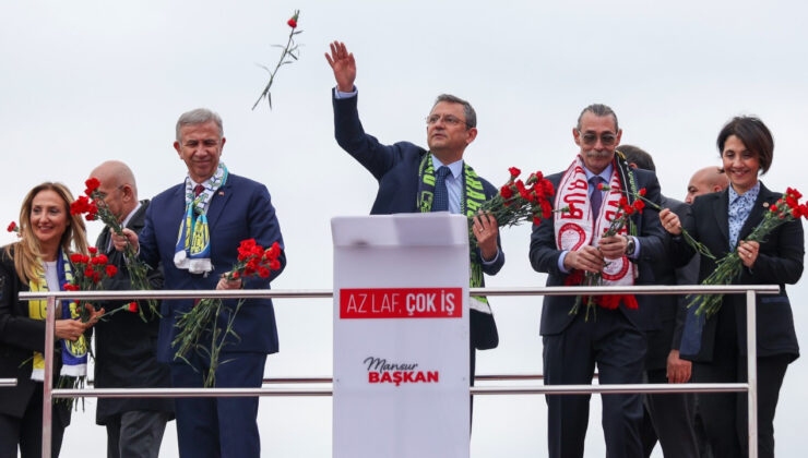 Özgür Özel: Bugün 14 Şubat, herkes sevdiğine koşturuyor, Tayyip Bey de Sisi’ye koşturmuş