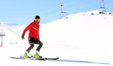 17 yaşındaki kayakçı Erzurum’da madalya peşinde