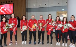Avrupa ikincisi Kadın Güreş Milli Takımı İstanbul’a döndü