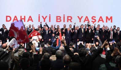 Karamollaoğlu: İstanbul’u sarsacak yeni bir anlayışı hakim kılacağız