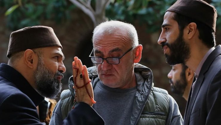 ‘Kızıl Goncalar’ın yönetmeni: İslami usullerin doğruluğu konusunda hiç eleştirilmedik
