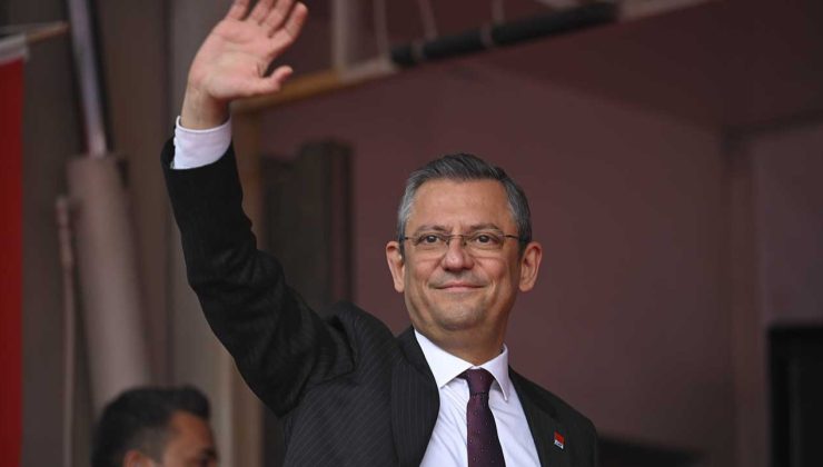 Özgür Özel’den gençlere: Bütün kötü adamlar aynı şeyi yaptılar, enseyi karartmayın
