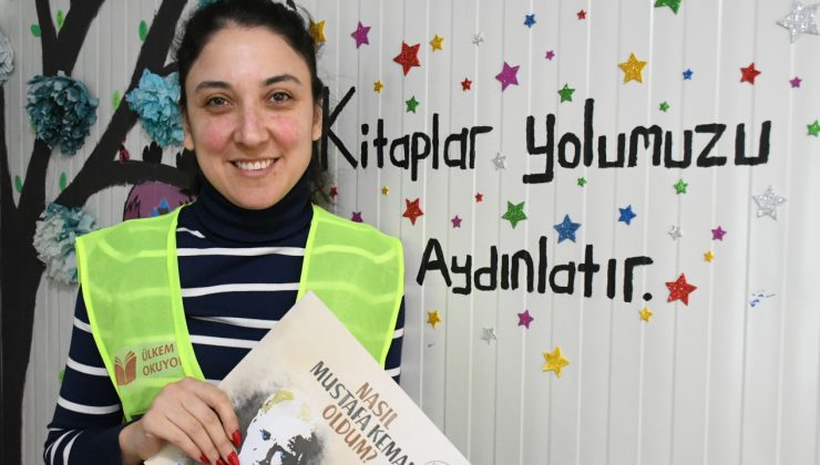Sağlık çalışanı olarak gittiği Hatay’da 19 kütüphane açtı