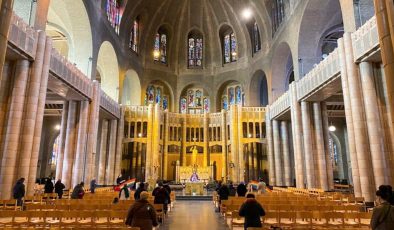 Şeytan çıkarma ayini nasıl yapılıyor?