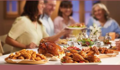 Bayram sofralarına dikkat: Mideye çok yüklenmeyin