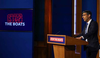 İngiltere’de mültecileri Ruanda’ya gönderme planına onay