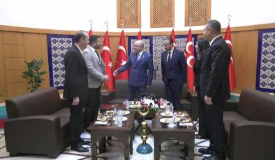 MHP’den CHP heyetine: Normal zamanlarda da bu ziyaretler yapılabilmeli