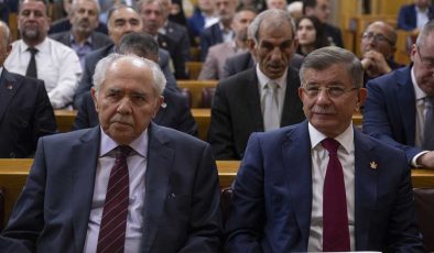 Ahmet Davutoğlu Bahçeli’ye seslendi: Elinde bilgi varsa açıkla