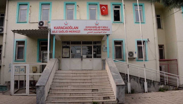Doktor, bıçakla saldırıdan kendisini odaya kilitleyerek kurtuldu
