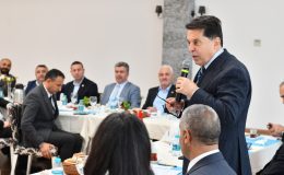 Esenyurt Belediye Başkanı Özer, muhtarlarla bir araya geldi