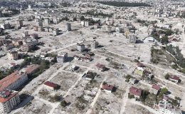 Hatay’da 28 kişinin öldüğü binanın müteahhitleri birbirlerini suçladı