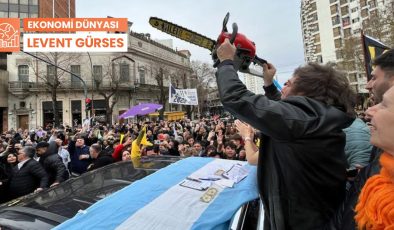 Ekonomi dünyası: Yoksulluk zirvede, Milei ise zincirli testereyle şov peşinde