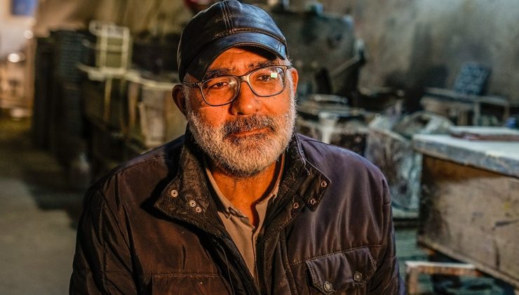 Mimarlığı bıraktı, Endülüs çinisi üretmeye başladı