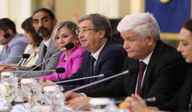 Türk Pediatri Kurumu Derneği uyardı: Uzman olmayanların vitamin önerilerini dikkate almayın