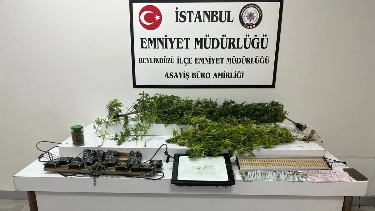 Uyuşturucu satıcısını suçüstü yakaladılar