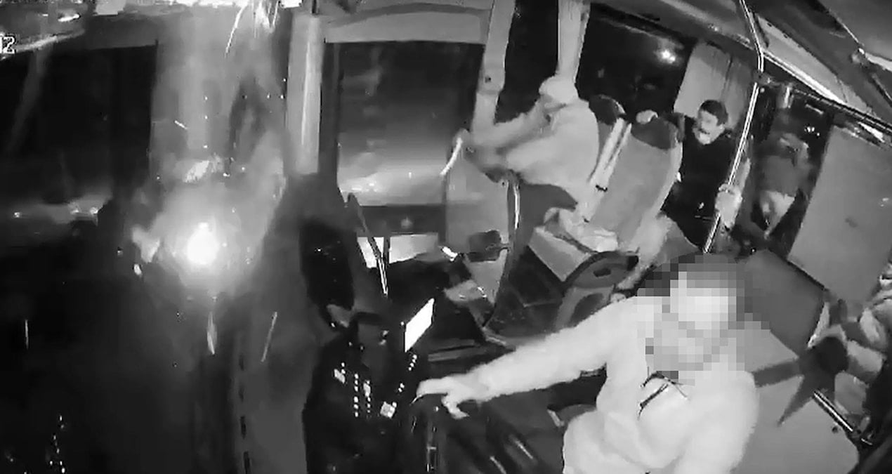 Kuryenin can verdiği korkunç kaza kamerada