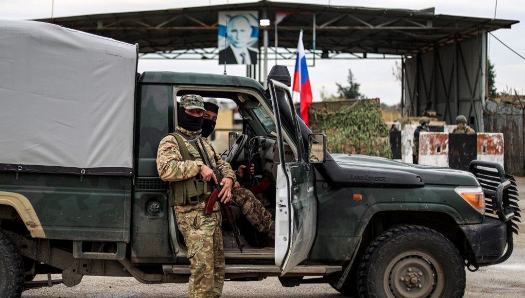 Savunma Bakanı’ndan ilk açıklama: Suriye’deki Rus üslerine ne olacak?