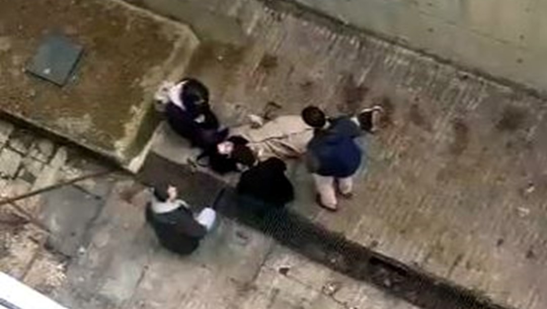 Kampüste köpek paniği: Kaçarken 4 metreden betona düştü